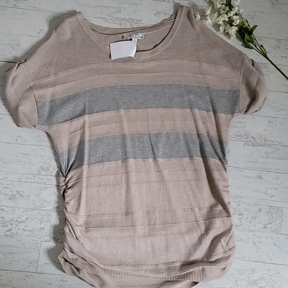 Women all at once sweater tee.  size XL NWT